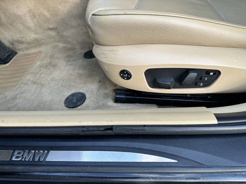 Used 2011 BMW 335i xDrive Sedan image 4