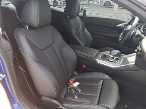 Used 2025 BMW 430i Coupe w/ M Sport Package RWD image 17