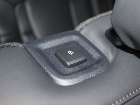 New 2025 Lincoln Aviator 2WD w/ Jet Appearance Package image 31