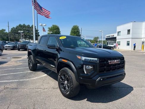 Used 2023 GMC Canyon Elevation w/ Elevation Premium Package AWD/4WD image 3