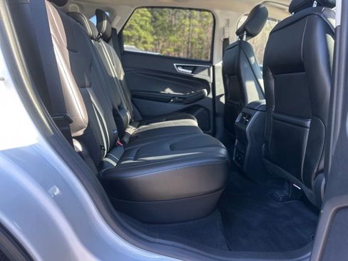 Used 2021 Ford Edge Titanium image 19