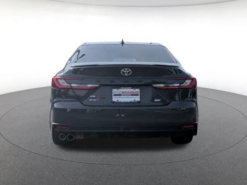 Used 2025 Toyota Camry SE FWD image 5