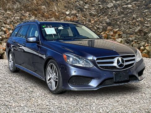 Used 2016 Mercedes-Benz E 350 4MATIC Wagon w/ Premium Package image 9