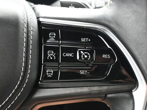 Used 2022 Jeep Grand Cherokee L Overland w/ Luxury Tech Group IV image 24