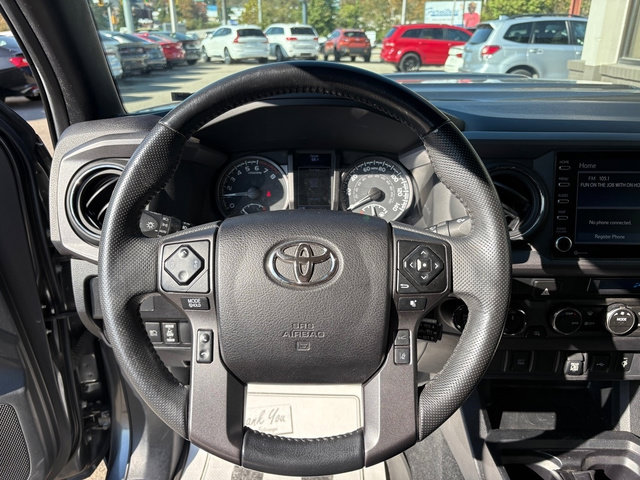 Used 2022 Toyota Tacoma TRD Sport AWD/4WD image 21