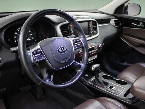 Used 2019 Kia Sorento SX w/ SX Touring Package AWD/4WD image 2