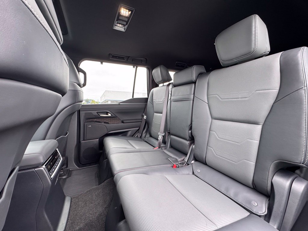Used 2024 Lexus GX 550 w/ Accessory Package (31) AWD/4WD image 21