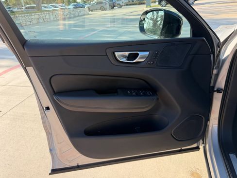 Certified 2023 Volvo XC60 B5 Plus w/ Climate Package image 22