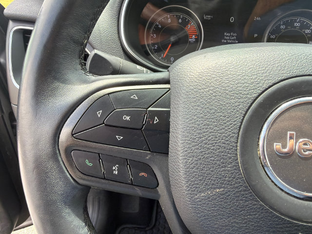 Used 2019 Jeep Cherokee Trailhawk w/ Cold Weather Group AWD/4WD image 24