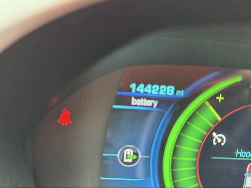 Used 2017 Chevrolet Volt LT w/ Comfort Package FWD image 40