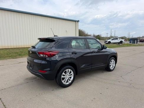 Used 2021 Chevrolet TrailBlazer LS image 3