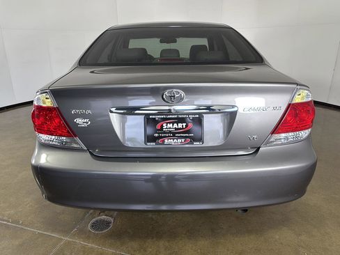 Used 2006 Toyota Camry XLE FWD image 11