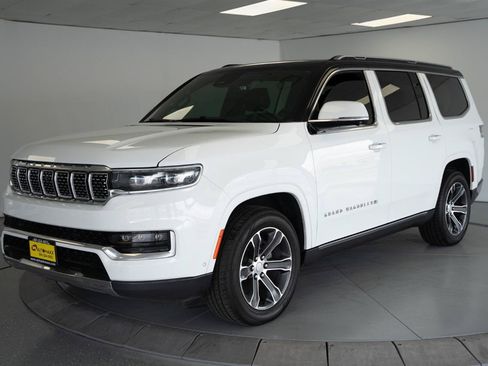 Used 2022 Jeep Grand Wagoneer Series I AWD/4WD image 3
