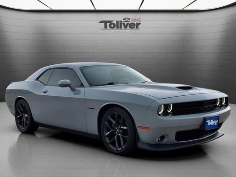 Used 2022 Dodge Challenger R/T w/ Blacktop Package RWD image 2