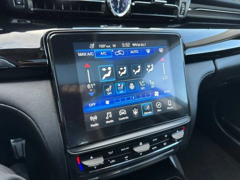 Used 2017 Maserati Quattroporte S GranSport Q4 AWD/4WD image 31