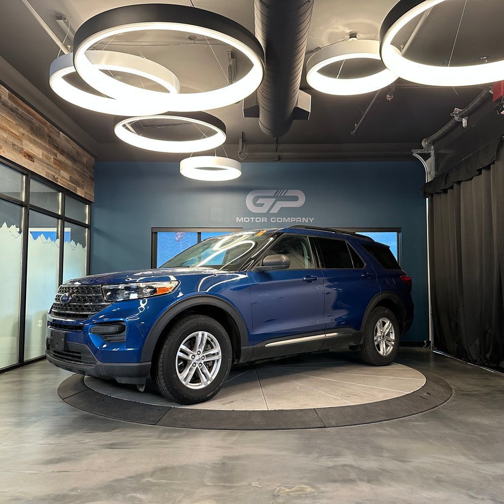 Used 2022 Ford Explorer XLT w/ Class IV Trailer Tow Package AWD/4WD image 7