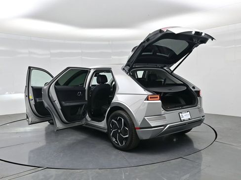 Used 2024 Hyundai Ioniq 5 Limited image 35