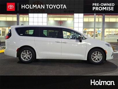 Used 2024 Chrysler Pacifica Touring-L
