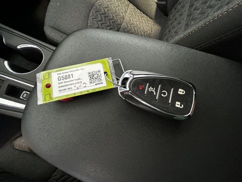 Used 2024 Chevrolet Equinox LT FWD image 4