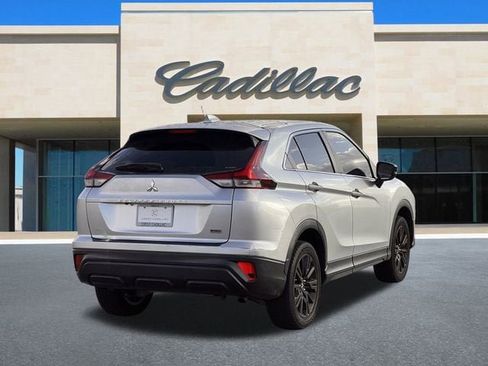 Used 2023 Mitsubishi Eclipse Cross LE image 3