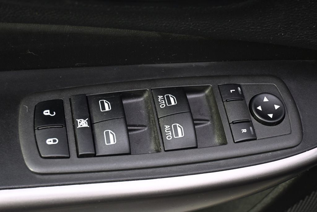 Used 2022 Jeep Cherokee Latitude Lux AWD/4WD image 23