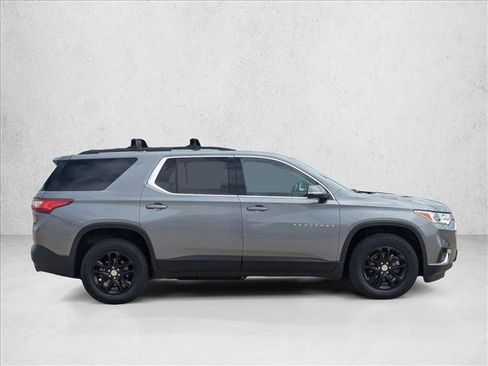 Used 2019 Chevrolet Traverse LT FWD image 3