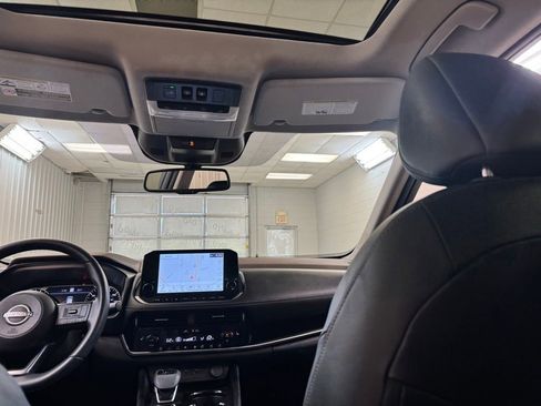 Used 2023 Nissan Rogue SL w/ SL Premium Package image 24