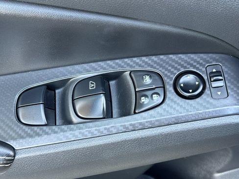 Used 2024 Nissan Altima 2.5 SV FWD image 11