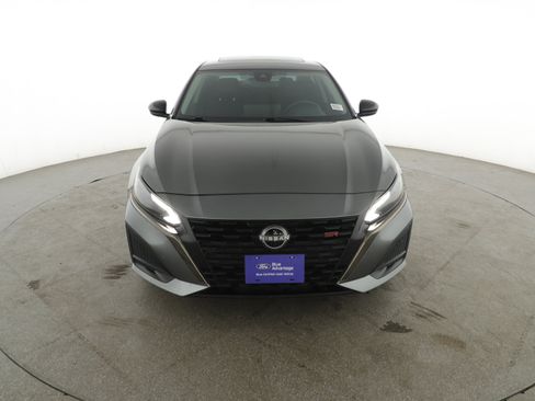 Used 2024 Nissan Altima 2.5 SR w/ SR Premium Package image 2