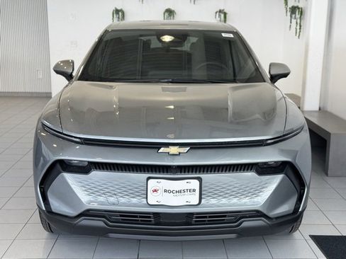 New 2026 Chevrolet Equinox EV LT image 32