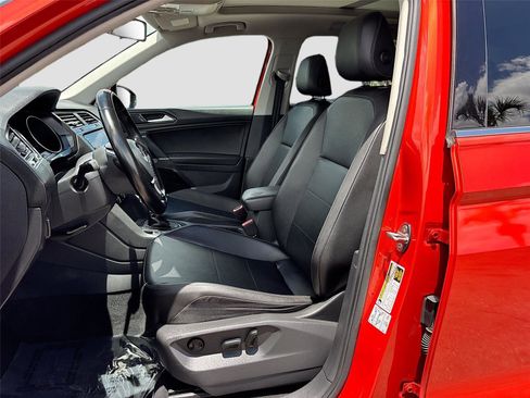 Used 2018 Volkswagen Tiguan SE w/ Panoramic Sunroof Package AWD/4WD image 20