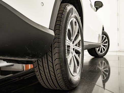 Certified 2025 Mercedes-Benz GLC 300 4MATIC image 40