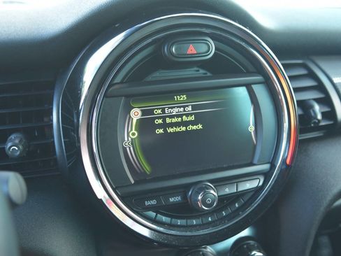 Used 2018 MINI Cooper Cooper 2dr Convertible image 24