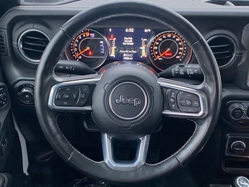 Used 2021 Jeep Wrangler Unlimited Sahara AWD/4WD image 11