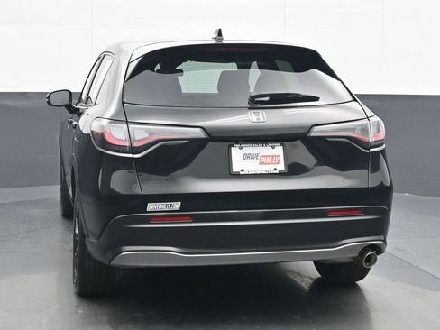 Used 2023 Honda HR-V Sport image 5