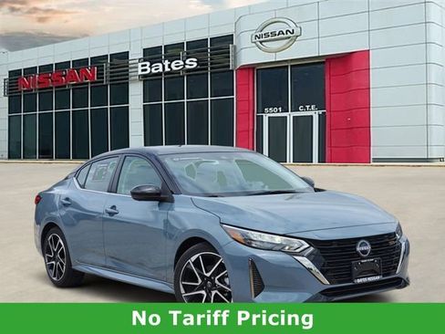 Certified 2025 Nissan Sentra SR w/ SR Premium Package FWD image 1