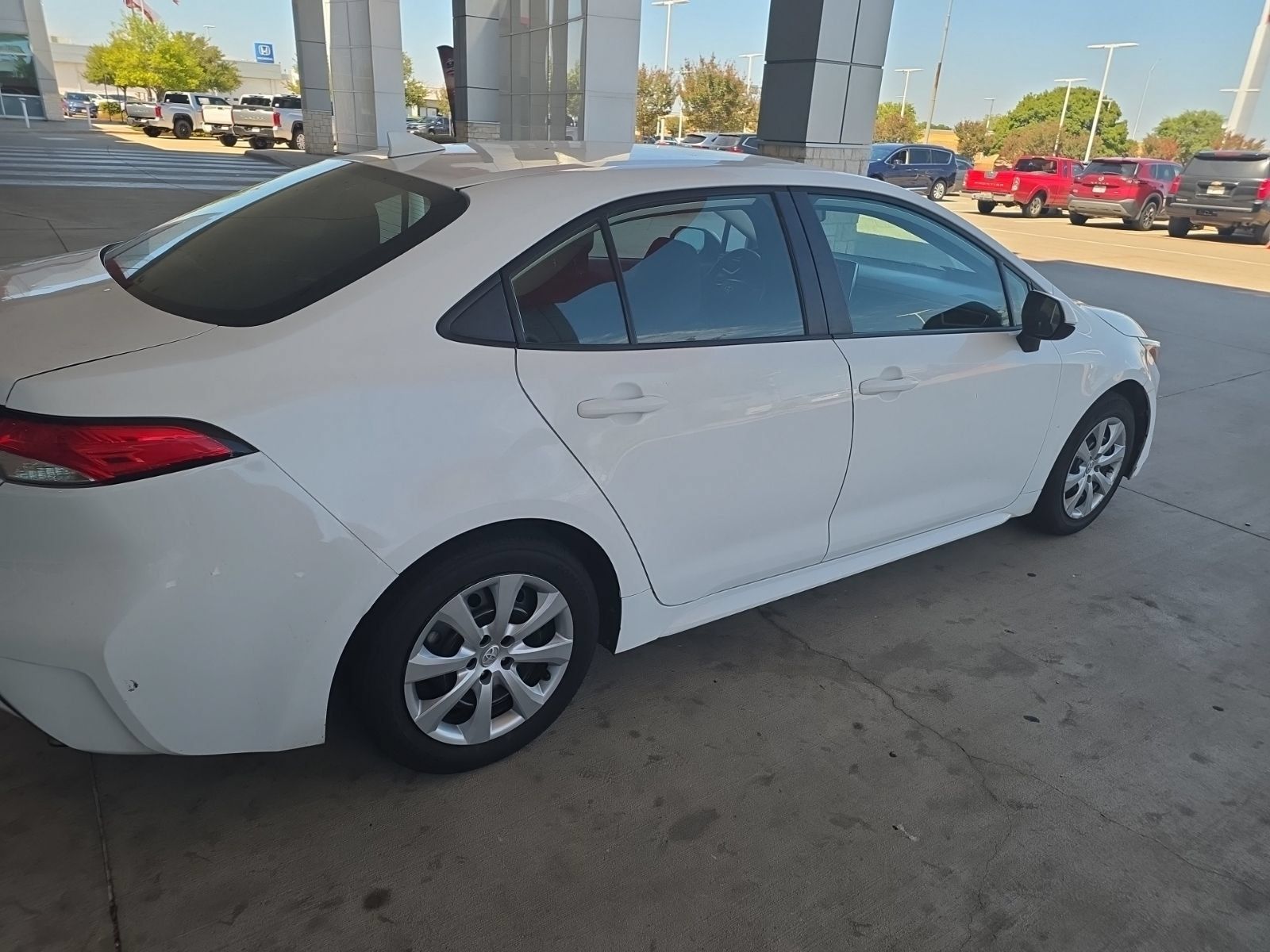 Used 2021 Toyota Corolla LE FWD image 14