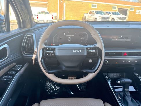 Used 2026 Kia Sorento SX Prestige w/ Olive Brown Leather Package image 16