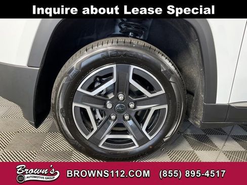 Used 2026 Jeep Cherokee Limited image 10