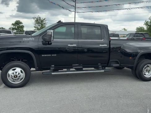 Used 2023 Chevrolet Silverado 3500 High Country AWD/4WD image 3