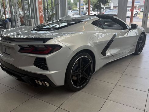 Used 2023 Chevrolet Corvette Stingray Coupe RWD image 3