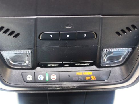 Used 2024 Cadillac XT4 Premium Luxury image 23