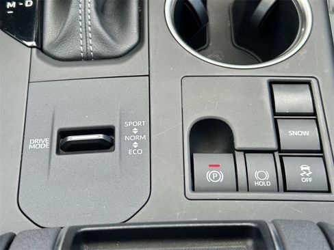 Certified 2024 Toyota Highlander XLE image 14