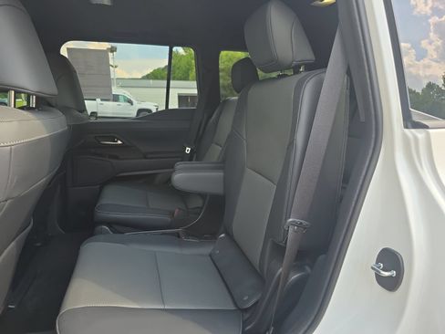 Used 2026 Lexus GX 550 w/ Accessory Package (2T) AWD/4WD image 25