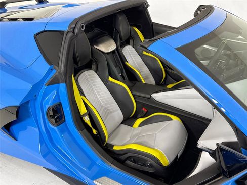Used 2021 Chevrolet Corvette Stingray Premium Cpe w/ Z51 Performance Package RWD image 28