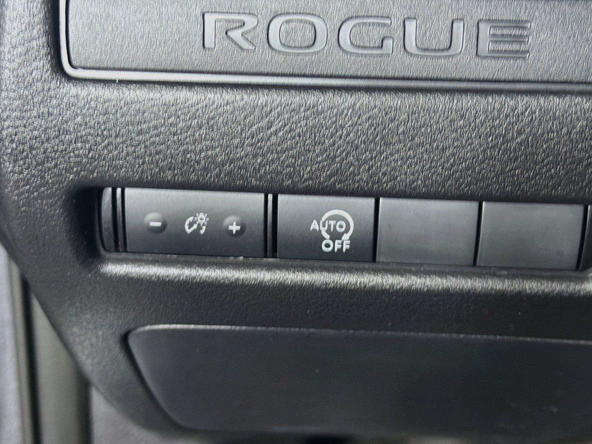 Used 2023 Nissan Rogue S FWD image 17