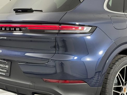 Certified 2026 Porsche Cayenne AWD/4WD image 26