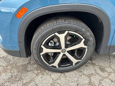 New 2026 Volkswagen Tiguan SE AWD/4WD image 9