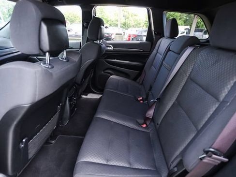 Used 2020 Jeep Grand Cherokee Laredo AWD/4WD image 41