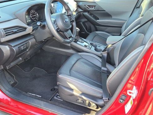 Certified 2025 Subaru Crosstrek 2.5i Limited w/ Crosstrek Mirror Package image 14